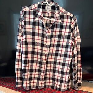 G.H. Bass & Co. Black and Red Checkered Button-Down Flannel Shirt